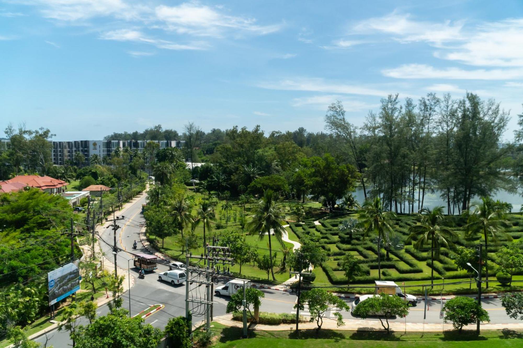 Skypark Apartments By Laguna Phuket Банг Тао Бийч Екстериор снимка