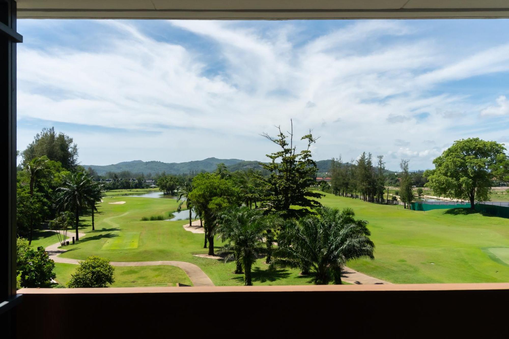 Skypark Apartments By Laguna Phuket Банг Тао Бийч Екстериор снимка